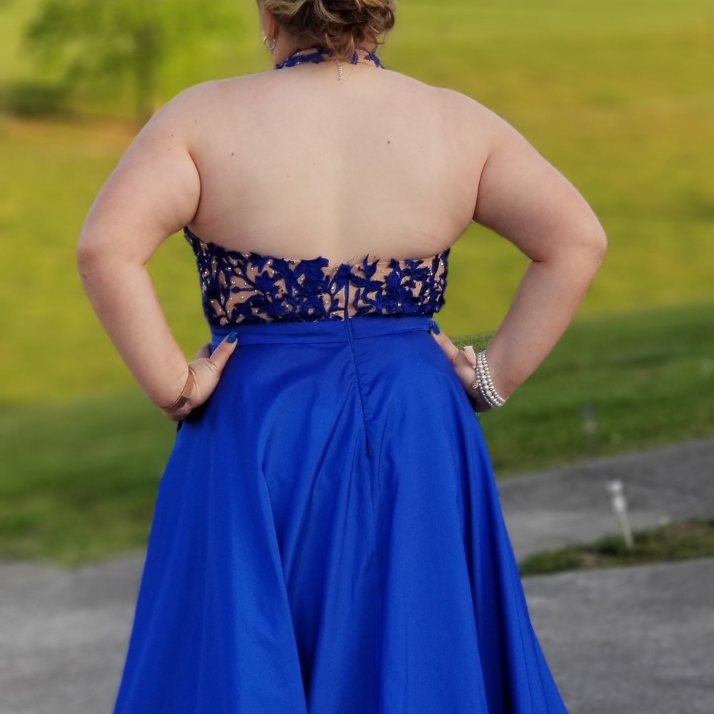 Prom dress - Picture 2 of 2